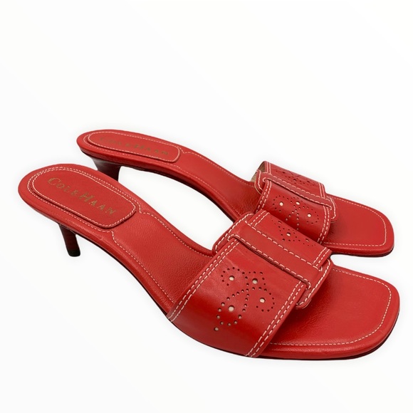 $4️⃣0️⃣🌟HOST PICK 🌟Adorable Cole Haan kitten heals - Picture 1 of 5